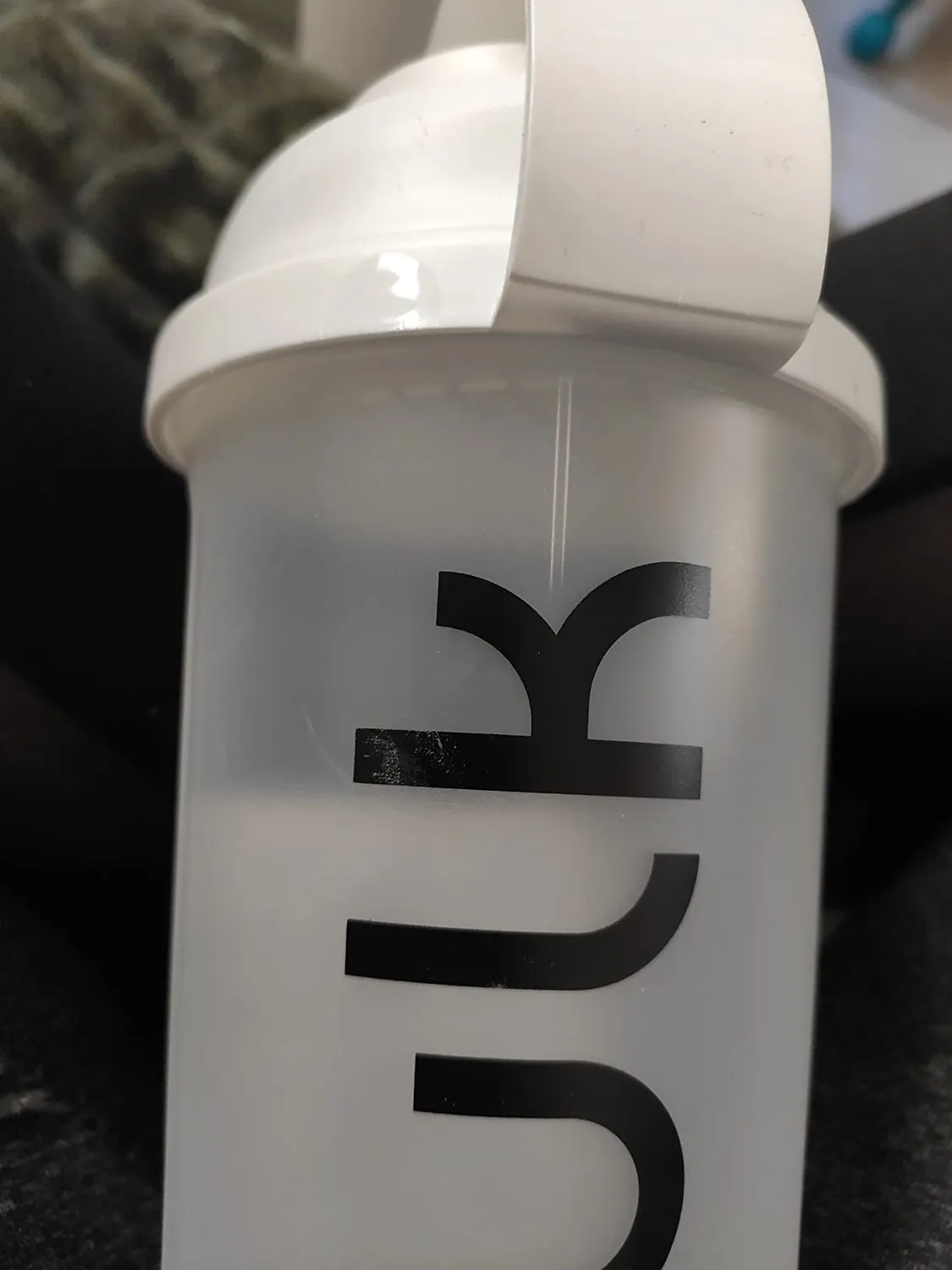 BULK Shaker Classic shaker protéiné noir 750 ml étanche